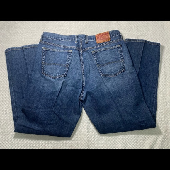 Lucky Brand Jeans. T 1B - Picture 9 of 12